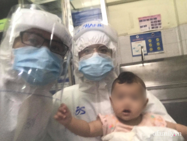 Mẹ mắc COVID-19 suy hô hấp nặng, bé gái 7 tháng tuổi được nữ bác sĩ vắt sữa chăm như con ruột-2