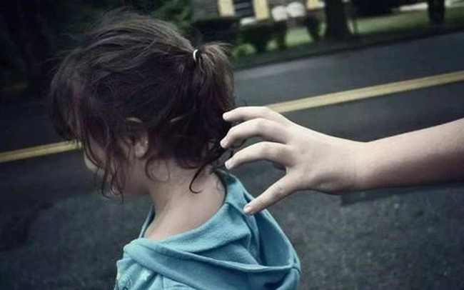 NÓNG: Kịp thời giải cứu 6 bé gái trong đường dây buôn bán trẻ em, trước khi bị đẩy tới các cơ sở karaoke, massage-1