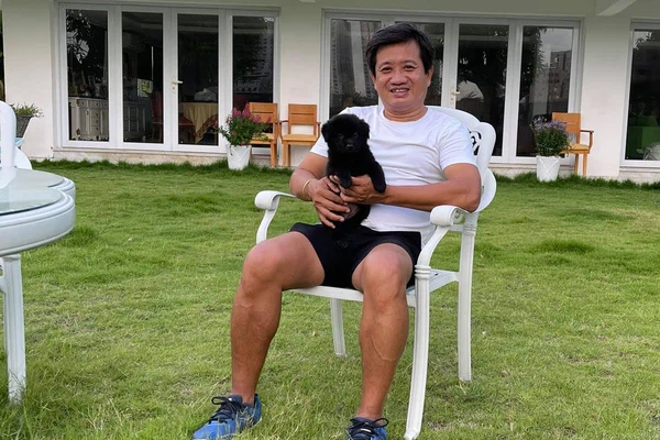 Ông Đoàn Ngọc Hải bị trù ẻo khi khoe xe cứu thương mới giá 3 tỷ: Nó sẽ hành bác khốn khổ-7