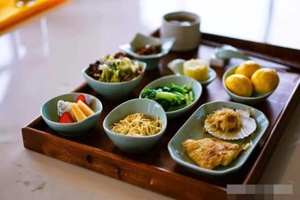 Người nhiều bệnh tật, tuổi thọ ngắn thường có 5 đặc điểm khi đi đại tiện và 2 thói quen đi đại tiện của người sống thọ-3