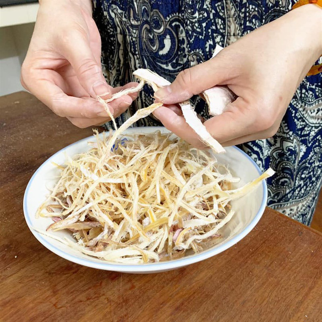 Chưa đầy 10 phút chế biến, chị em sẽ có ngay món ăn vặt thần sầu cho ông xã nhâm nhi cày Euro-3