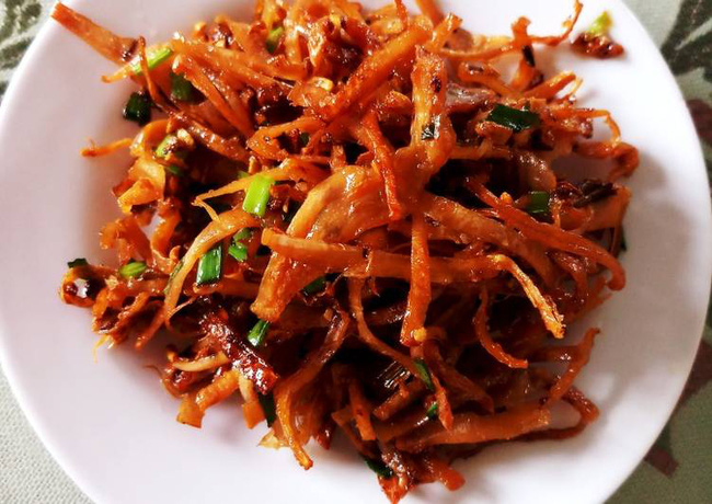 Chưa đầy 10 phút chế biến, chị em sẽ có ngay món ăn vặt thần sầu cho ông xã nhâm nhi cày Euro-5