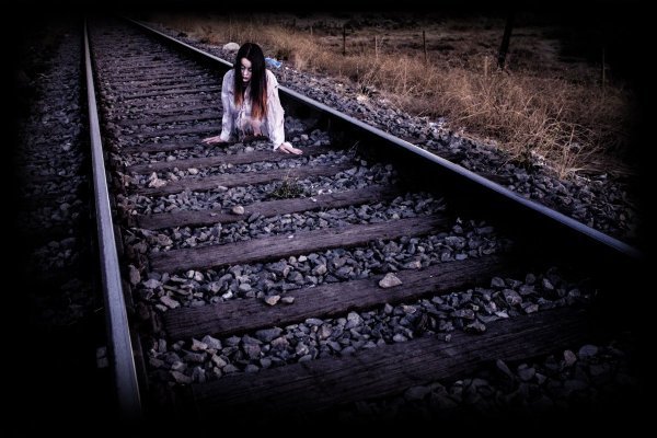 Chuyện về Teke Teke: Người phụ nữ bị cưỡng hiếp đến tàn tạ, chỉ còn nửa thân trên vì bị tàu cán qua, quay về ám ảnh người Nhật Bản-4