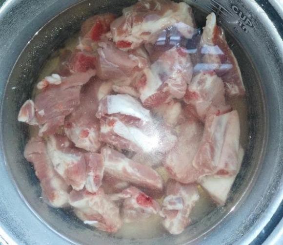 Làm sườn xào chua ngọt cho giấm hay đường trước, bí quyết của đầu bếp khiến bạn bất ngờ-3