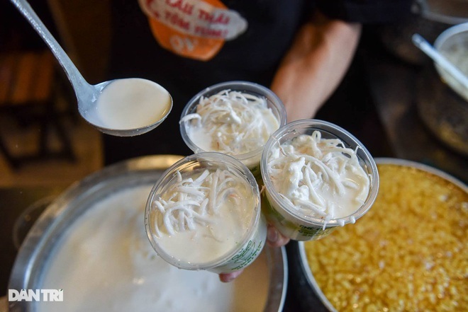 Quán chè Thái đắt khách nhất nhì ở Hà Nội, mỗi ngày bán hơn 1.000 cốc-1