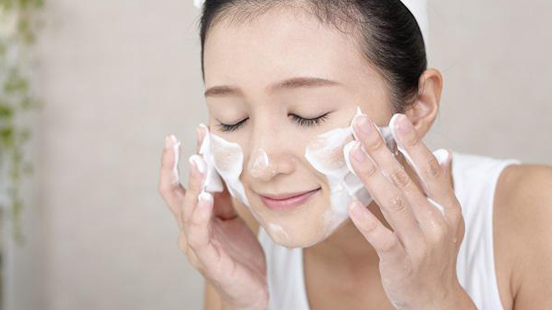 CẢNH BÁO: 8 bước skincare tưởng tốt nhưng lại càng khiến da xấu tệ hại-1