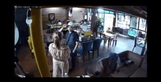 Diễn viên Hoàng Yến Về nhà đi con kể lại sự tình bị chồng cũ đấm gãy mũi ngay giữa quán cafe-1