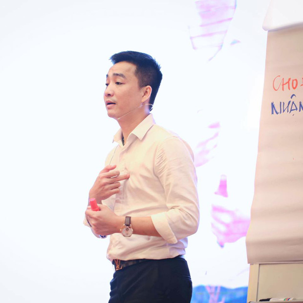 Bất ngờ profile người chồng đấm Cô Xuyến bật máu: CEO kiêm diễn giả, kém 3 tuổi và có con riêng trước khi lấy Hoàng Yến-4