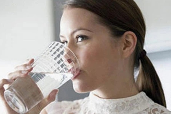 5 loại nước tuyệt đối KHÔNG được uống khi vừa ngủ dậy buổi sáng, những người sau 40 tuổi càng phải cố gắng lưu ý-1