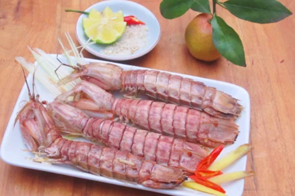 Cô gái dùng ống tiêm bơm chất lỏng vào con bề bề khiến ai cũng lo lắng bị nhồi hoá chất, tuy nhiên sự thật lại rất thú vị-2