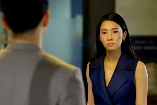 Mua nhà bên ngoại cho 20 triệu, chồng sai trả để “đỡ mang tiếng”, nhưng khi vợ đặt mảnh giấy xuống bàn, mặt anh biến sắc