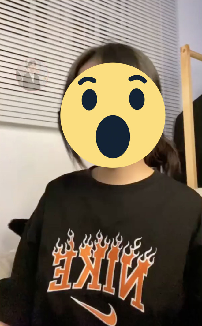 Choáng với trào lưu vạch áo khoe vòng 1 cho thiên hạ xem: Ranh giới giữa sexy và nhạy cảm rất mong manh!-1