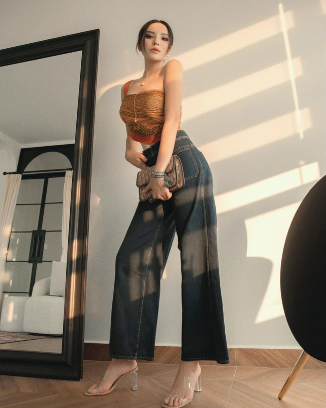 Kỳ Duyên đúng là thánh” chọn giày hack dáng khi toàn đi những đôi siêu kéo chân, lại dễ mix đồ-13