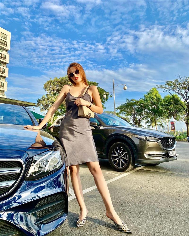 Kỳ Duyên đúng là thánh” chọn giày hack dáng khi toàn đi những đôi siêu kéo chân, lại dễ mix đồ-8