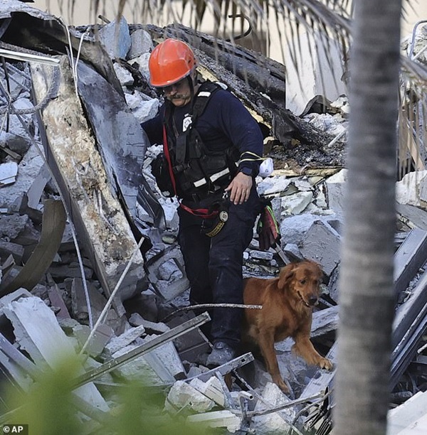 Khoảnh khắc cuối cùng trước khi tòa nhà 12 tầng đổ sập ở Miami khiến cả nước Mỹ bàng hoàng-3