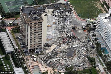 Khoảnh khắc cuối cùng trước khi tòa nhà 12 tầng đổ sập ở Miami khiến cả nước Mỹ bàng hoàng