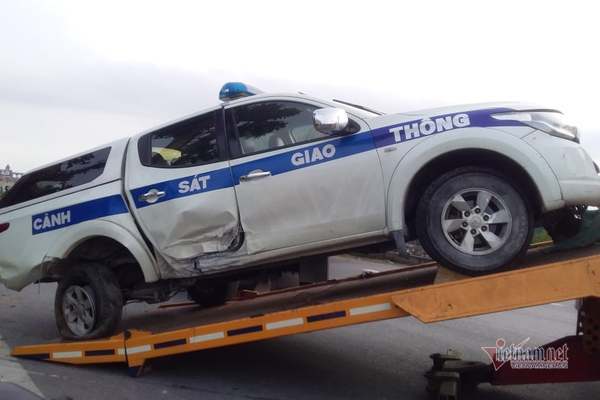 Xe tuần tra CSGT Hải Dương gây tai nạn khiến 1 nữ sinh tử vong-4