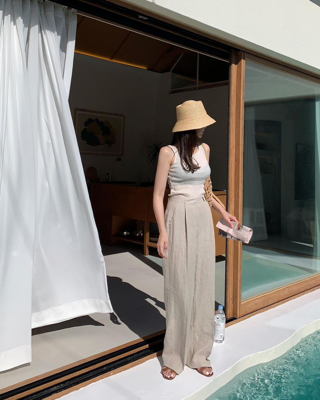 Nàng blogger Hàn gợi ý 11 cách mặc áo hai dây đơn giản, nhưng lên hình sống ảo rất mãn nhãn-10