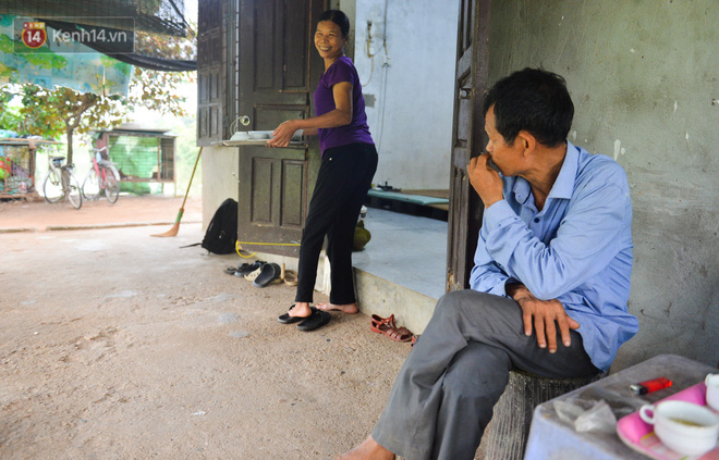 Nước mắt những công nhân thu gom rác bị nợ lương ở Hà Nội: Con nhỏ nghỉ học vì xấu hổ, người bị cụt chân mò mẫm trong rác-34