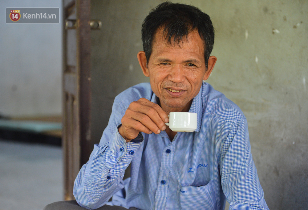 Nước mắt những công nhân thu gom rác bị nợ lương ở Hà Nội: Con nhỏ nghỉ học vì xấu hổ, người bị cụt chân mò mẫm trong rác-36