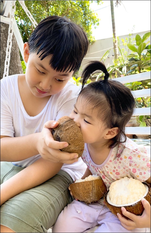 Con trai Lê Phương - Quách Ngọc Ngoan từng khiến mẹ lo lắng, có em gái lại tình cảm, ấm áp, nhìn cách yêu thương em mà tan chảy-7