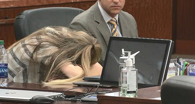 Cuộc sống địa ngục của bé trai bị mẹ kế ngược đãi, giam cầm dưới cầu thang đến tàn tạ và màn lột xác sau khi được cứu khiến ai cũng thở phào-8