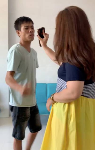 Chân dung người chồng đến phòng khám nha khoa đòi lại công bằng cho vợ bị bác sĩ tát sưng mặt ở Đăk Lăk-3