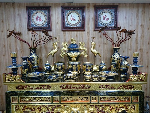 Cách bày bàn thờ gia tiên chuẩn quy tắc đảm bảo không gian vừa trang trọng, vừa gần gũi thiêng liêng-1