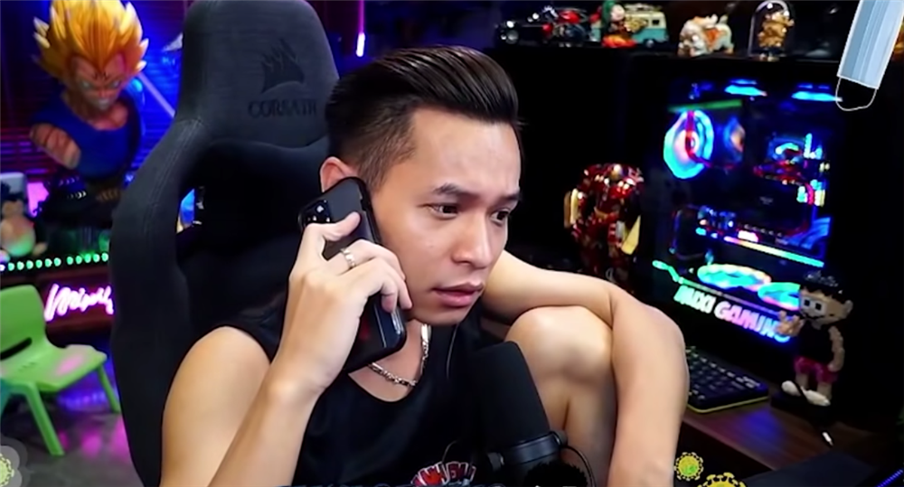 Fan đăng lời xúc phạm vợ và gia đình, Độ Mixi lùng ngay số điện thoại rồi làm một việc trên sóng livestream khiến nhiều người phải nể!-4