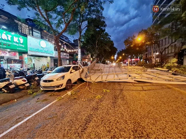 Ảnh: Hà Nội xuất hiện cơn giông lớn, mây cuồn cuộn giăng kín bầu trời-8