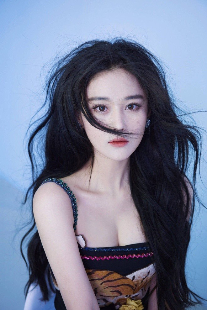 Lý Mạc Sầu đẹp nhất màn ảnh: Gái hư showbiz lột xác ngoạn mục, thành vợ hiền của sĩ quan đặc công-4