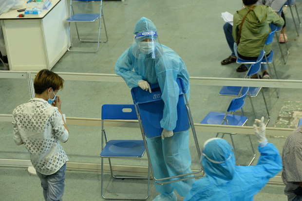 Mai Phương Thuý, H’Hen Niê cùng dàn hậu Vbiz hoá chiến sĩ” tiếp sức mùa dịch Covid-19: Nghĩa cử cao đẹp cần được lan toả!-4