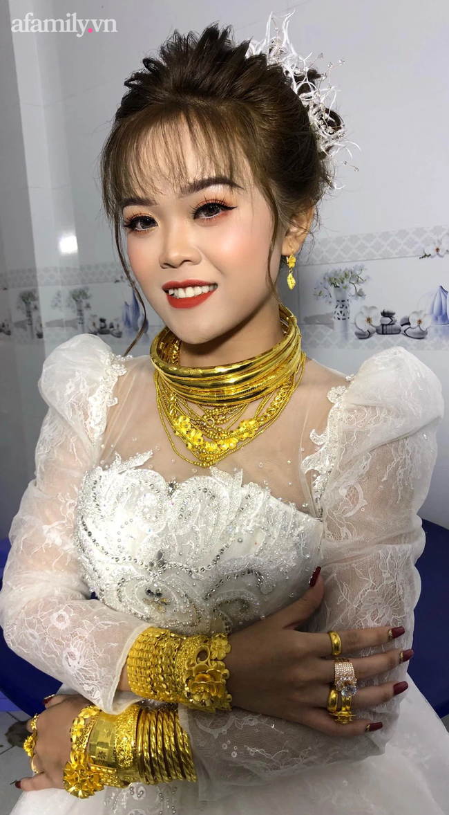 Cô dâu 18 tuổi được tặng 20 cây vàng đeo trĩu người gây bão: Tiết lộ thêm về khoản tiền mặt bố mẹ chồng cho thêm ở đám cưới!-3