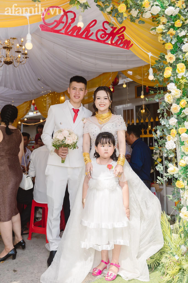 Cô dâu 18 tuổi được tặng 20 cây vàng đeo trĩu người gây bão: Tiết lộ thêm về khoản tiền mặt bố mẹ chồng cho thêm ở đám cưới!-10