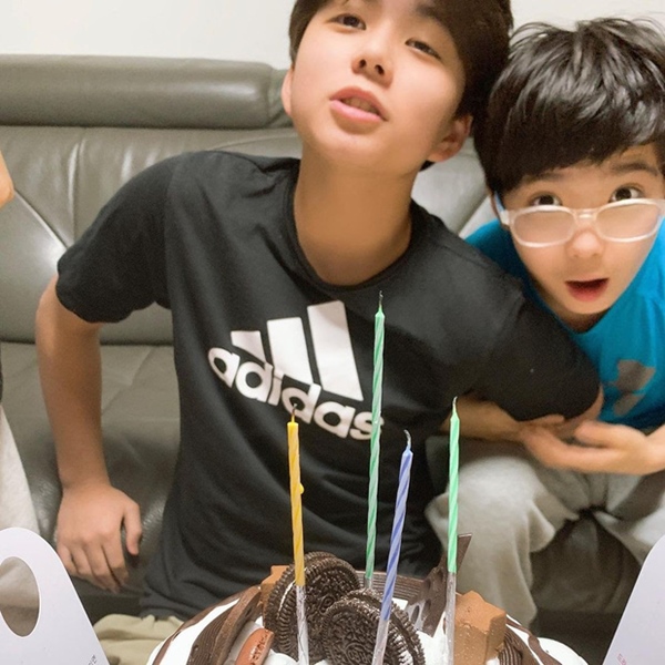 Ba anh em nhà Mason - Những thiên thần lai với visual từng nổi đình nổi đám một thời giờ ra sao sau hơn 10 năm?-9