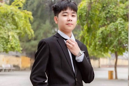 Nam sinh trường THCS Đống Đa trở thành Thủ khoa lớp 10 Hà Nội với 57 điểm