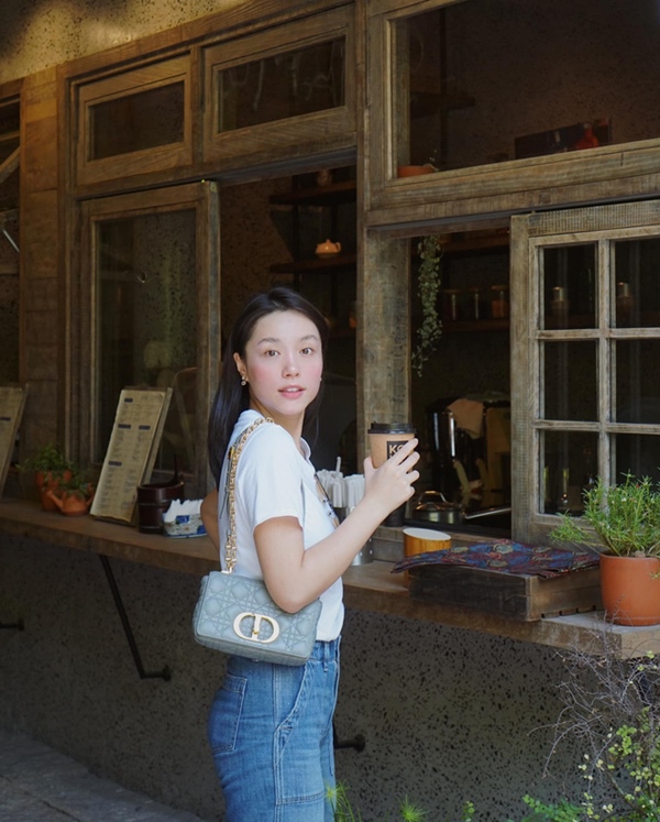 Gái xinh bồ phi công lộ thu nhập có thể lên tới vài tỷ/ tháng, hèn chi mới 25 tuổi đã có mấy căn nhà!-10