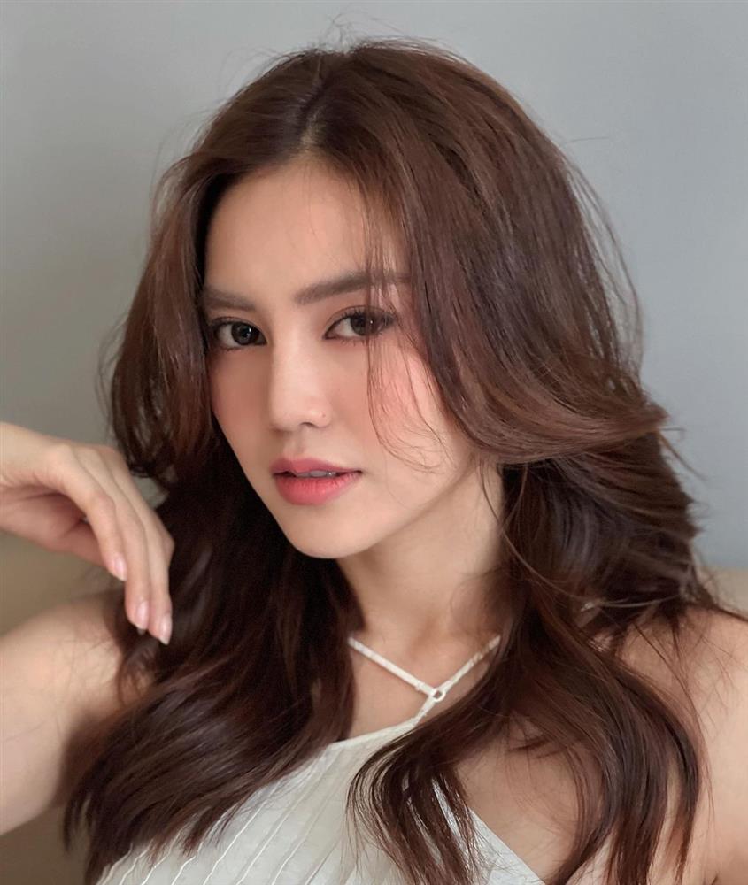 Quá nhiều mỹ nhân Việt đang để kiểu tóc xoăn này, và ai trông cũng trẻ trung sành điệu hẳn ra!-1