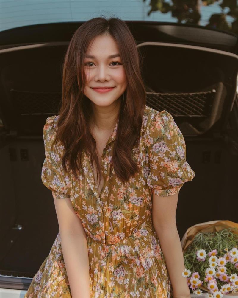 Quá nhiều mỹ nhân Việt đang để kiểu tóc xoăn này, và ai trông cũng trẻ trung sành điệu hẳn ra!-11