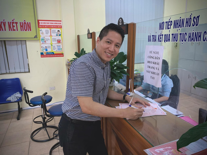 Thêm một nữ MC xinh đẹp thông báo kết hôn với chồng CEO hơn 12 tuổi-2