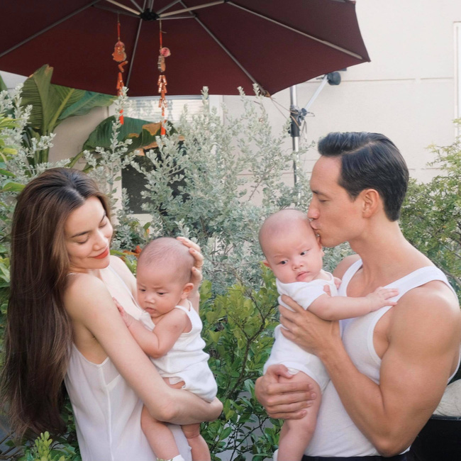 4 năm&nbsp;bên Kim Lý, Hồ Ngọc Hà miêu tả trong 2 từ không ngôn tình hoa mỹ&nbsp;nhưng phụ nữ nào cũng&nbsp;công nhận vật chất xa hoa không bằng-3