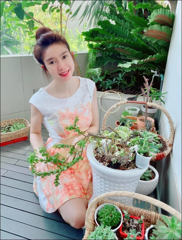 Tránh dịch, vợ chồng Lý Hải - Minh Hà lên Đà Lạt thu hoạch rau củ, nhìn nông trại xanh mướt mà ai cũng mê-13