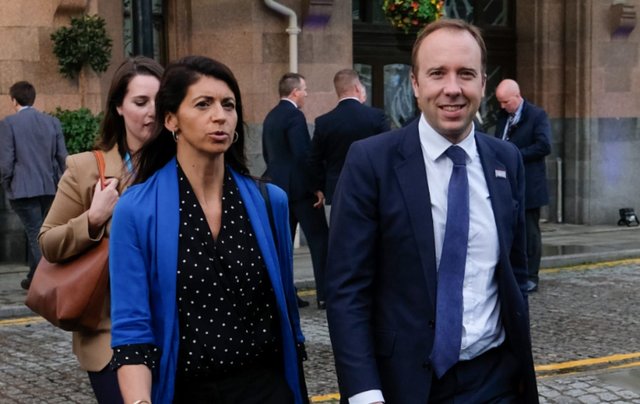 Chân dung nữ trợ lý ngoại tình với Bộ trưởng Y tế Anh: Đã có 2 đời chồng, tài năng và gia thế không tầm thường-6