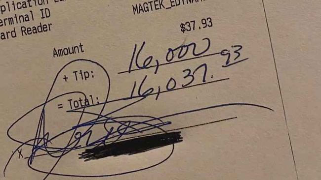 Đi ăn hết 850.000 đồng, khách hàng để lại tiền tip gần 400 triệu đồng cho nhân viên và cái kết gây tranh cãi-3