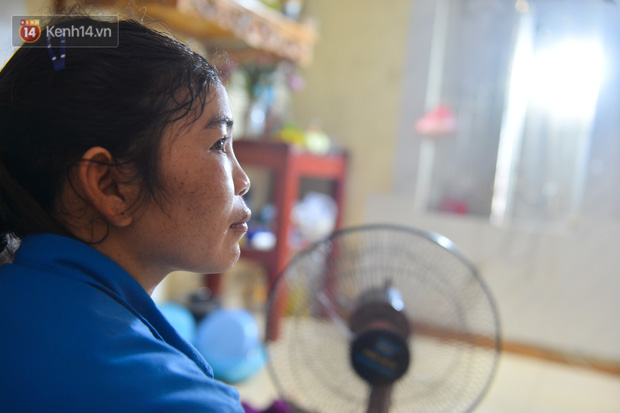 Công nhân thu gom rác bị nợ lương ở Hà Nội nghẹn ngào khi được nhiều mạnh thường quân ủng hộ: Tôi vui lắm... có hôm thức cả đêm ở lều vì sợ mất tiền-7