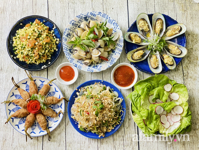 Ngày Gia đình Việt Nam, tới xem vợ nhà người ta nấu mâm cơm tối ngon đỉnh cấp để học hỏi thôi-1