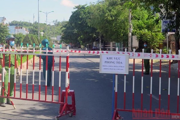 Người đàn ông đưa vợ vào sinh có kết quả dương tính SARS-CoV-2, khoa sản bệnh viện lớn nhất Bắc Trung Bộ bị phong tỏa-2