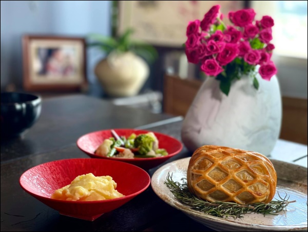 Cận cảnh phòng khách mang phong cách cổ điển&nbsp;ấn tượng trong nhà vườn triệu đô của diva Hồng Nhung-10