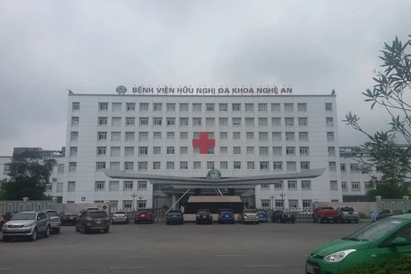 Người đàn ông đưa vợ vào sinh có kết quả dương tính SARS-CoV-2, khoa sản bệnh viện lớn nhất Bắc Trung Bộ bị phong tỏa-1