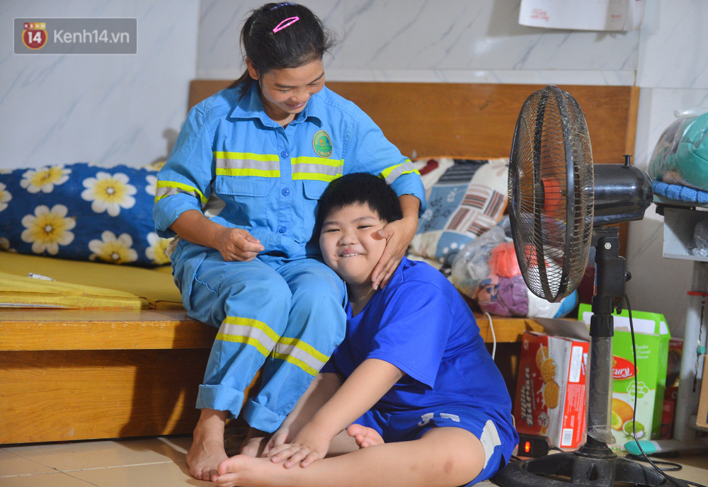 Chuyện chưa kể về công nhân thu gom rác bị nợ lương ở Hà Nội: Tôi đã chuẩn bị tâm lý nghỉ việc để đi chăn bò-13